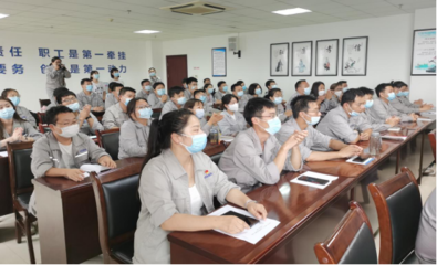 化學(xué)工程學(xué)院成功舉辦“企業(yè)新型學(xué)徒制”培訓(xùn)開(kāi)班儀式，深化產(chǎn)教融合新篇章