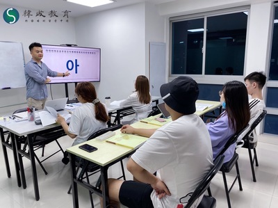 南寧日語(yǔ)留學(xué)培訓(xùn) 開(kāi)啟東瀛求學(xué)之路的專(zhuān)業(yè)指南