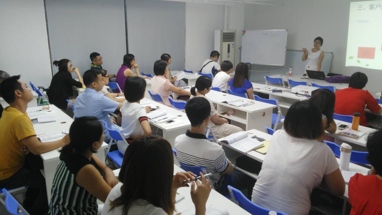 廣東中鵬職業(yè)培訓(xùn)學(xué)校 師生風(fēng)采相冊(cè)，記錄成長(zhǎng)與希望